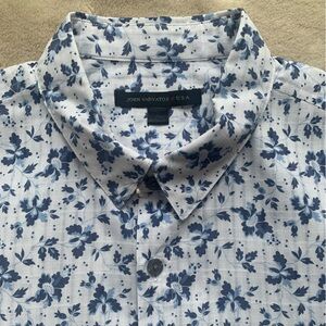 John Varvatos - Size Small
Gently used